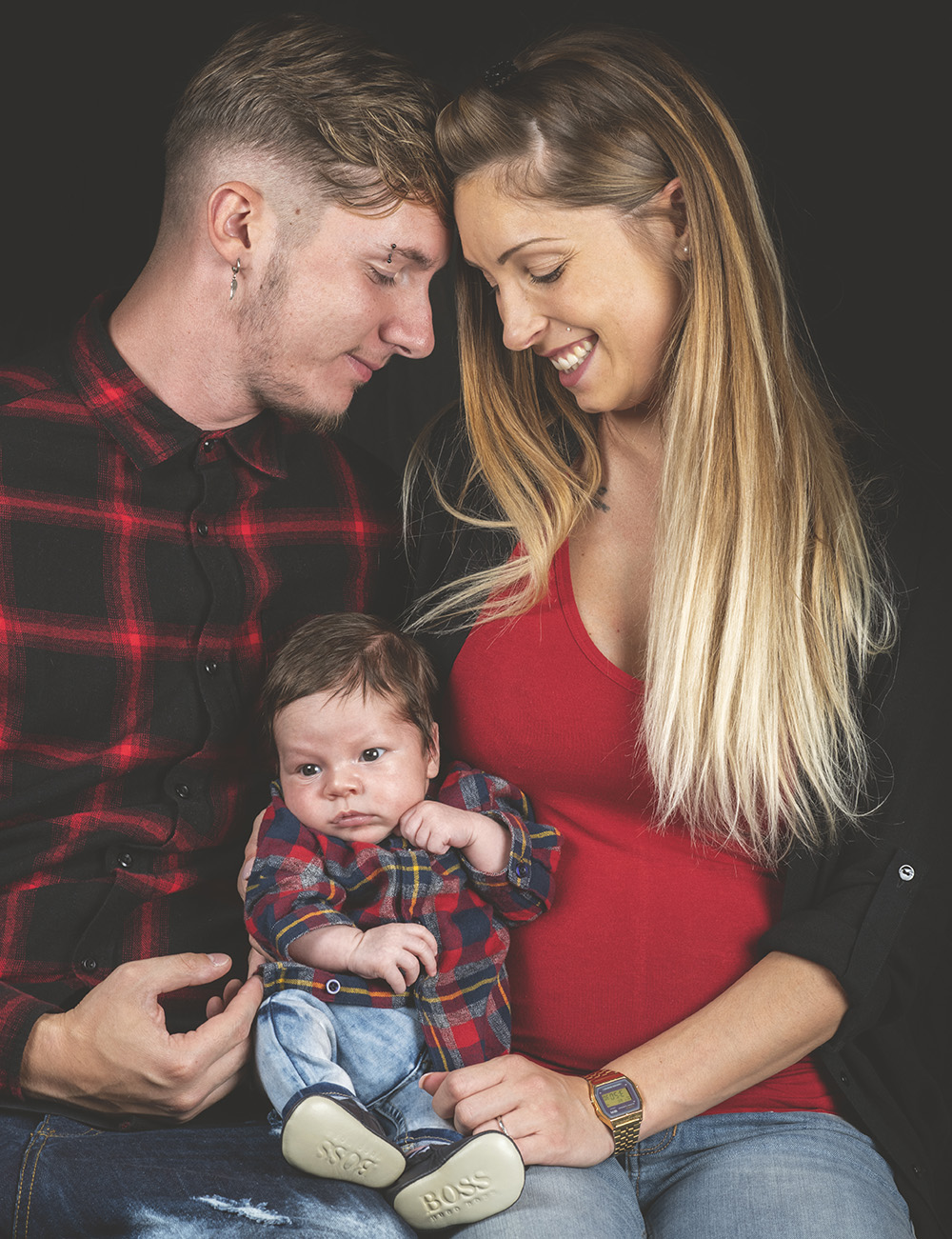 Foto di famiglia con neonato